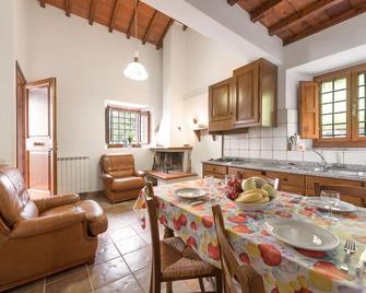Agriturismo Casa Passerini a Firenze - Londa - Comedor