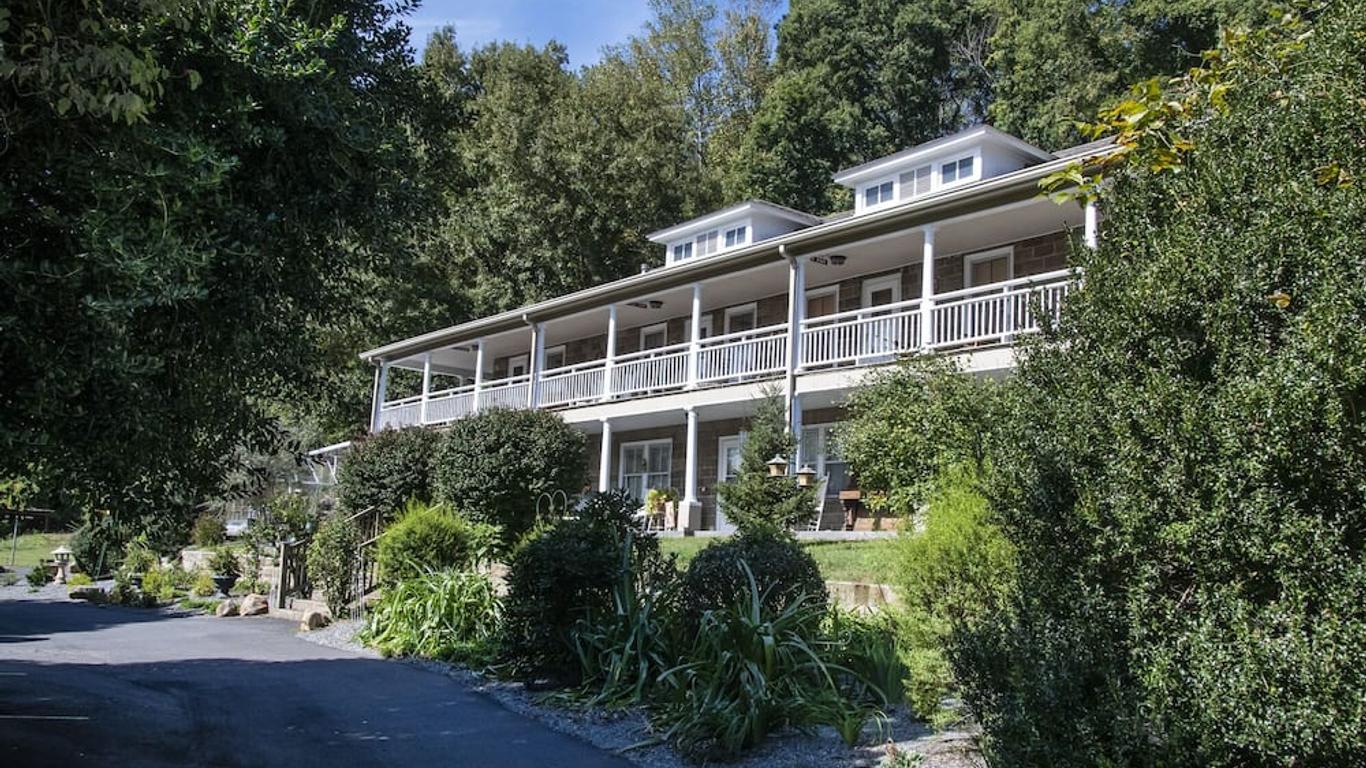 Calhoun House Inn & Suites