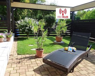 Modern, sunny 4 apartment with south-facing terrace in the Fichtelgebirge - Marktredwitz - Patio