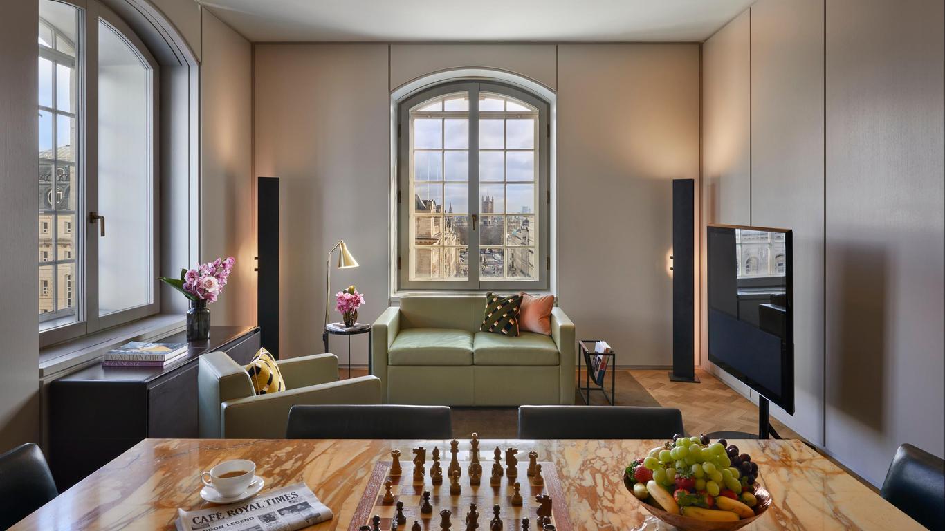 فندق كافيه رويال