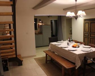 Authentic house in Drome of Provence - La Motte-Chalançon - Comedor