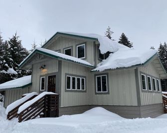 Rocky Ridge Retreat - Seldovia - Edificio