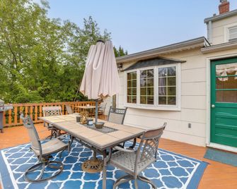 Somerset Home with Large Yard Near Parks and Trails - Somerset - Patio