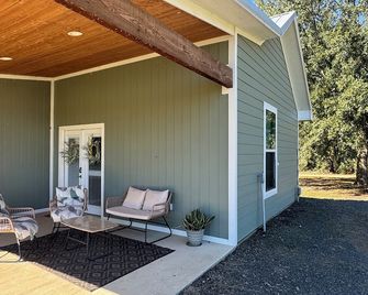 Quiet Cozy Cabin on Little River. - De Queen - Binnenhof