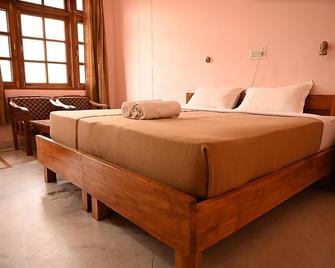Hotel Atul Regency - Nārkanda - Bedroom