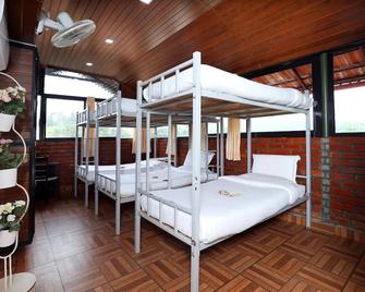Girassol Service Villa - Vythiri - Bedroom
