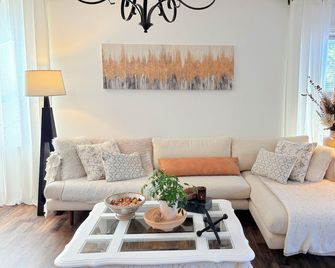 Peaceful Private Suite. - Wilson - Вітальня