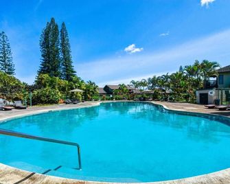 Delightful views of Pool & Mountains - Princeville - Pool