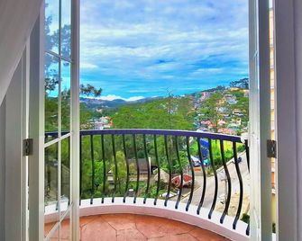 88 Gibraltar (Mines View) - Baguio - Balcón