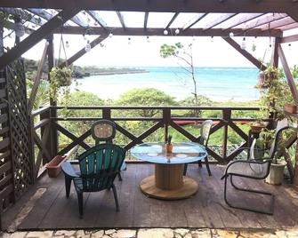 Beach House 1 & Private Beach - Onna - Balkon
