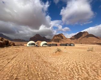 Bronze Mountains Camp - Aqaba - Wohnzimmer
