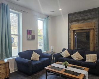 Enjoy This New Construction 3-Bedroom Apartment In Excelent Location! - Chicago - Sala de estar