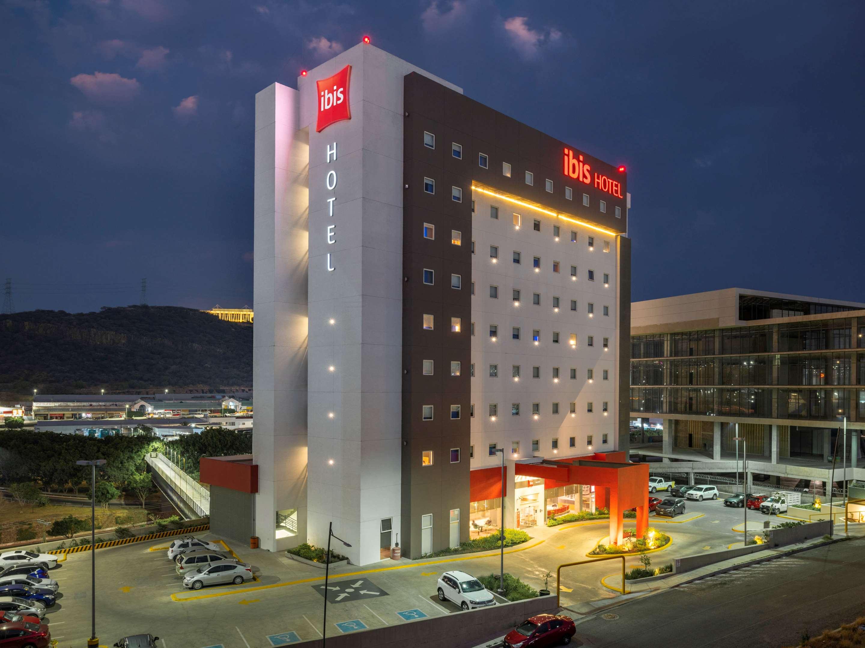 Four Points by Sheraton Queretaro Norte from $60. Santiago de Querétaro  Hotel Deals & Reviews - KAYAK