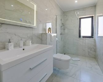 Pool Villa Vistamar - Novalja - Bathroom
