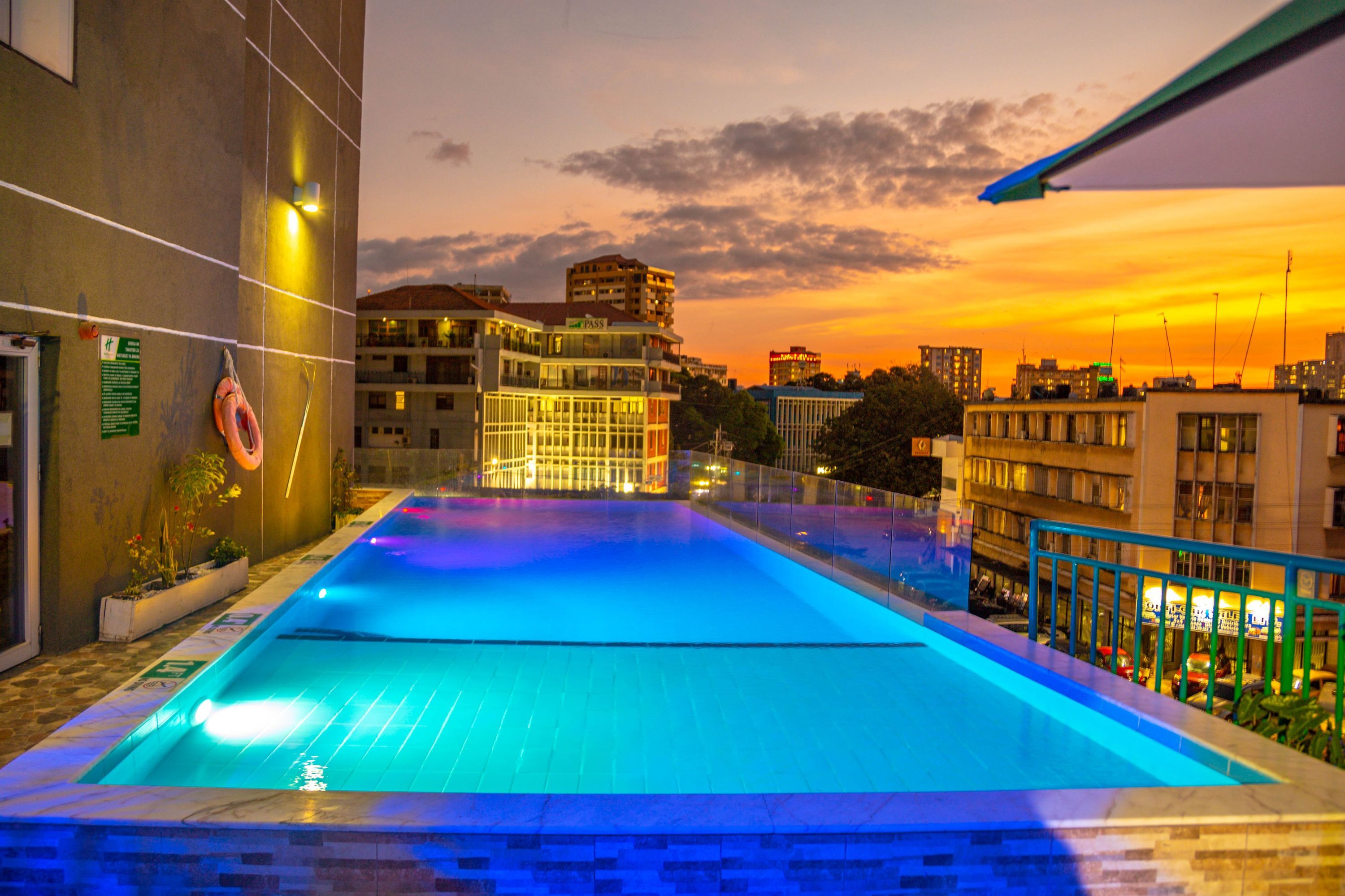 Holiday Inn DAR Es Salaam City Centre by IHG - דר א-סאלאם - בריכה