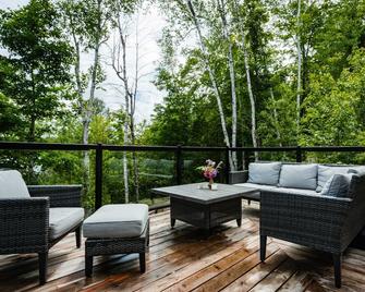 Waterfront with Sauna and Lake Access - La Conception - Balcony