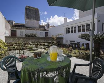 Casa do Campo de São Francisco - Ponta Delgada - Patio