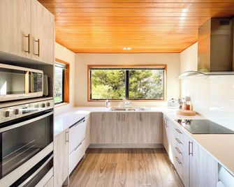 Glenorchy Lake House - Glenorchy - Kitchen