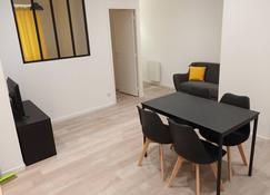 Appartement-Centre Ville - Saint-Étienne - Dining room