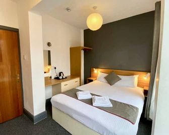 Alumhurst Hotel - בלקפול - חדר שינה