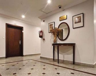 Lazourd Palace Hotel Apartments - Taif - Pasillo