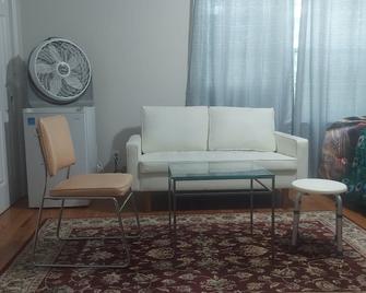 Cosy Bedroom 12mins To Airport Prudential Njit Umdj Penn Station - Newark - Living room