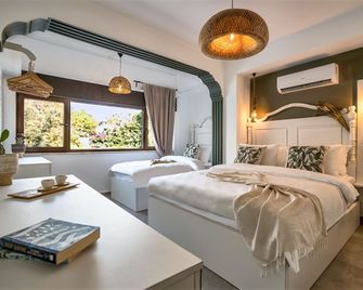 Liman Hotel Gumusluk - Bodrum - Bedroom