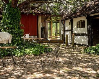 Rubensholm Bed & Breakfast - Brösarp - Patio