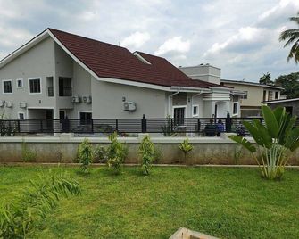 Ashokas Hotel Ibadan - Ibadan - Building