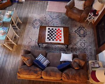 Rocky Top Retreat-Fall Specials Message Us Near Aotg - Lansing - Salon