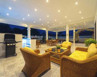 Private 3 Bedroom Pool Villa Pv7 - Hua Hin - Patio
