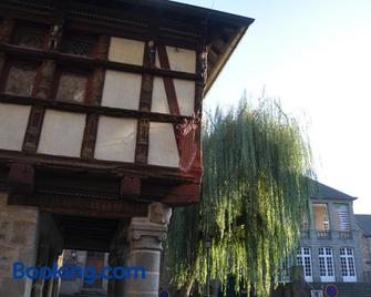 Cafe Hotel du Theatre - Dinan - Building