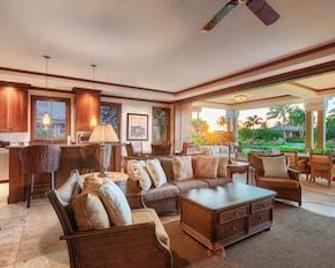 Kohala Coast Vacation Rentals By Outrigger - Waikoloa Village - Living room