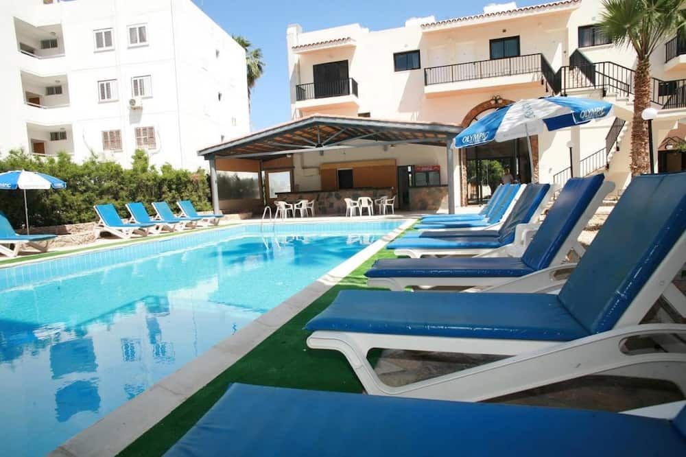 New York Plaza Hotel Apartments - Paphos - Pool