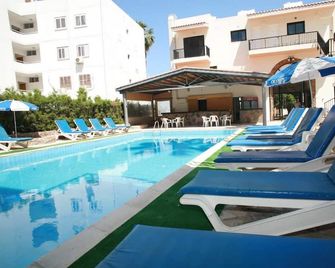 New York Plaza Hotel Apartments - Paphos - Pool