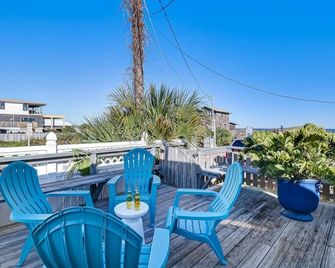 Coastal Cottage 212 - Oceanview Deck and Patio - Grill - Steps from the Beach - Fernandina Beach - Balkon