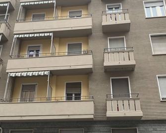 Casaury-Torinometrostop - Torino - Edificio