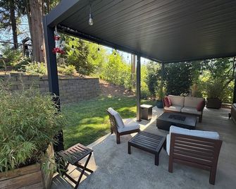 Your Home in Sandy – Comfortable, Convenient & Affordable - Sandy - Patio