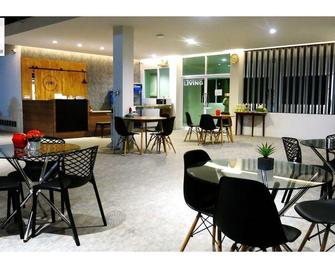 Kosit One Hotel - Bueng Sam Phan - Restaurante
