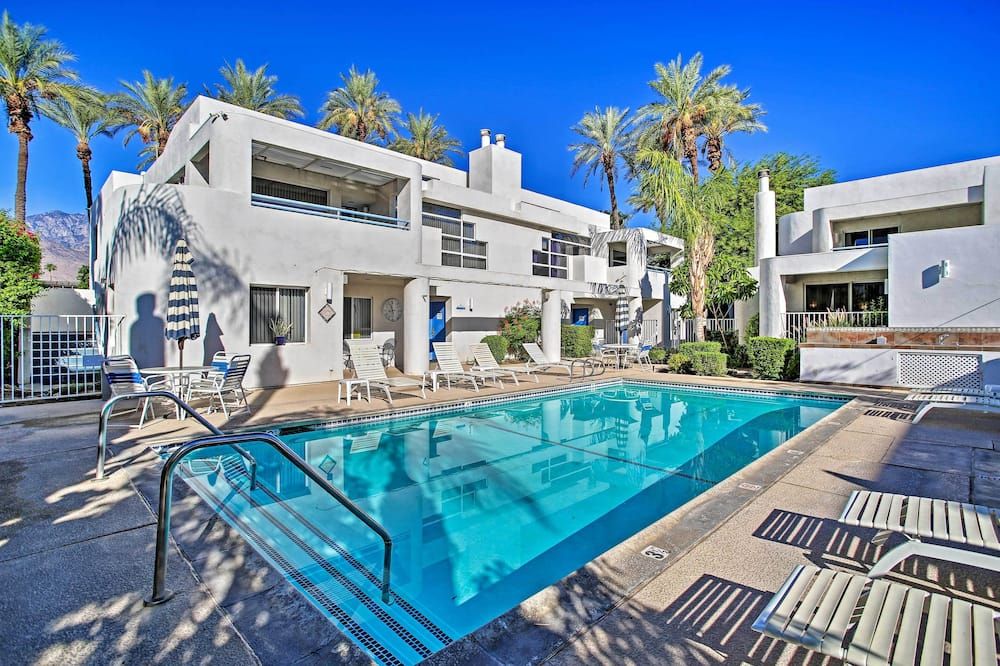 Stylish upstairs villa overlooking the pool - Cathedral City - Piscine