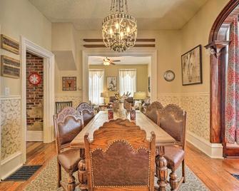 Spacious Victorian Home quarter Mi to Holiday Valley! - Ellicottville - Comedor