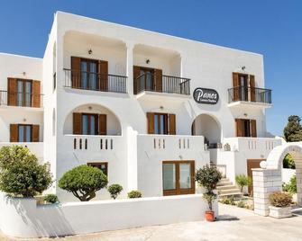 Panos Luxury Studios - Parikia - Rakennus