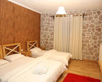 Hotel Bacelli - Voskopoje - Bedroom