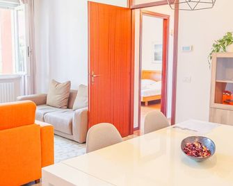 Sweet Garden Apartment - Italian Homing - Sirmione - Comedor