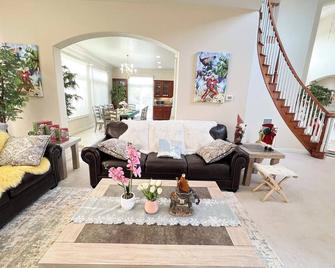 Muses: Upscale 7br, Ktv, Sing, Savor, Socialize - San Jose