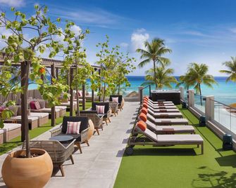 Concierge Collection at O2 Beach Club & Spa by Ocean Hotels - St Lawrence Gap - Edificio