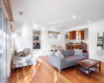 Canyon Oak House: Private & tranquil home among the trees - San Carlos - Olohuone