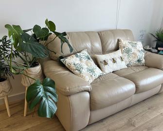 Sussex Gem - Cozy apartment in the heart of Sussex - Sussex Inlet - Living room