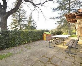 Villa Arcanda D: A characteristic and welcoming apartment, with Free WI-FI. - Arezzo - Patio