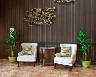 Holiday Inn Westbury-Long Island By IHG - Carle Place - Lobby